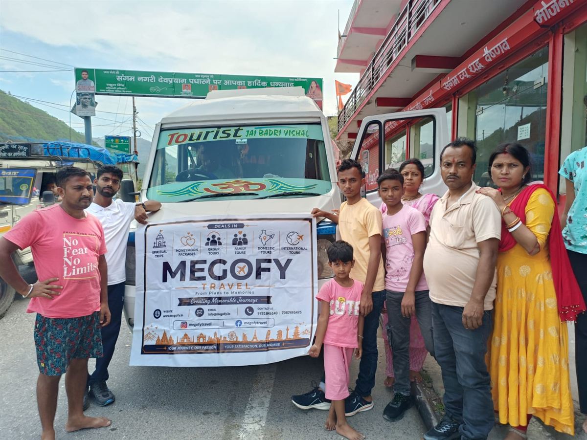 A Megofy group with their tempo traveller on the Chardham route